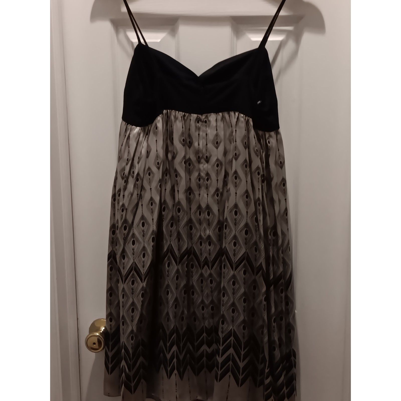 Maggie London Size 8 Black Spaghetti Strap Geometric Sun Dress